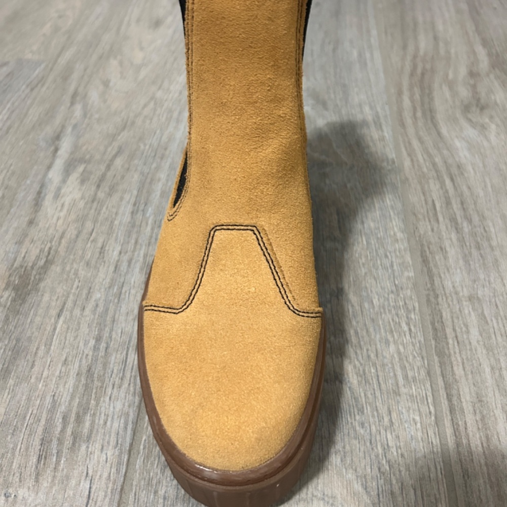 LIKE NEW! Women's Puma Mayze Tan Suede Platform Ankle Boot - 6 - Picture 6 of 14